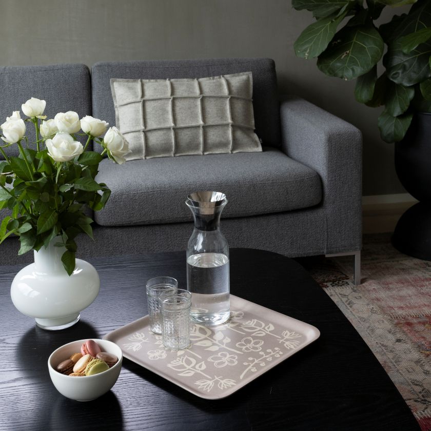 Viereckige Zaubergarten Tablett zum Servieren oder als Kuchenteller, aus finnischer Birke, hergestellt in Finnland, Miiko Design, Naturliebe