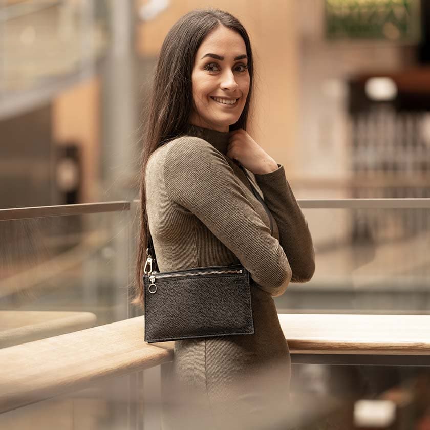 Nahkainen vyölaukku Hippa Miiko design musta