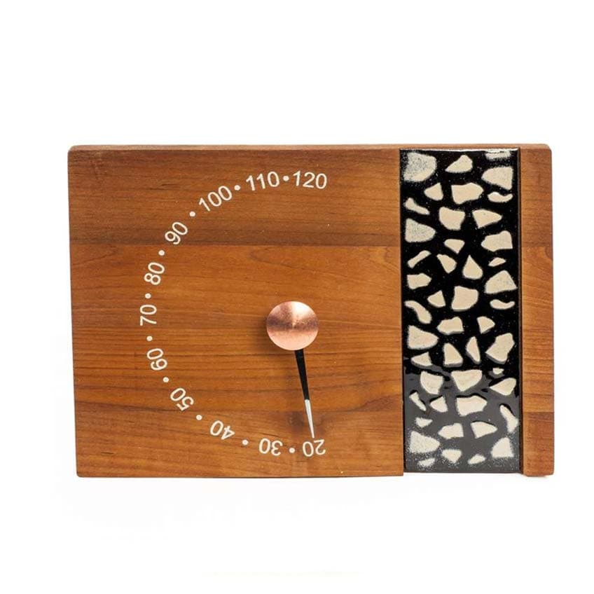 Ruskea saunamittari löylymittari lämpömittari saunaan Klapi suomalainen Pauliina Rundgren handicrafts design