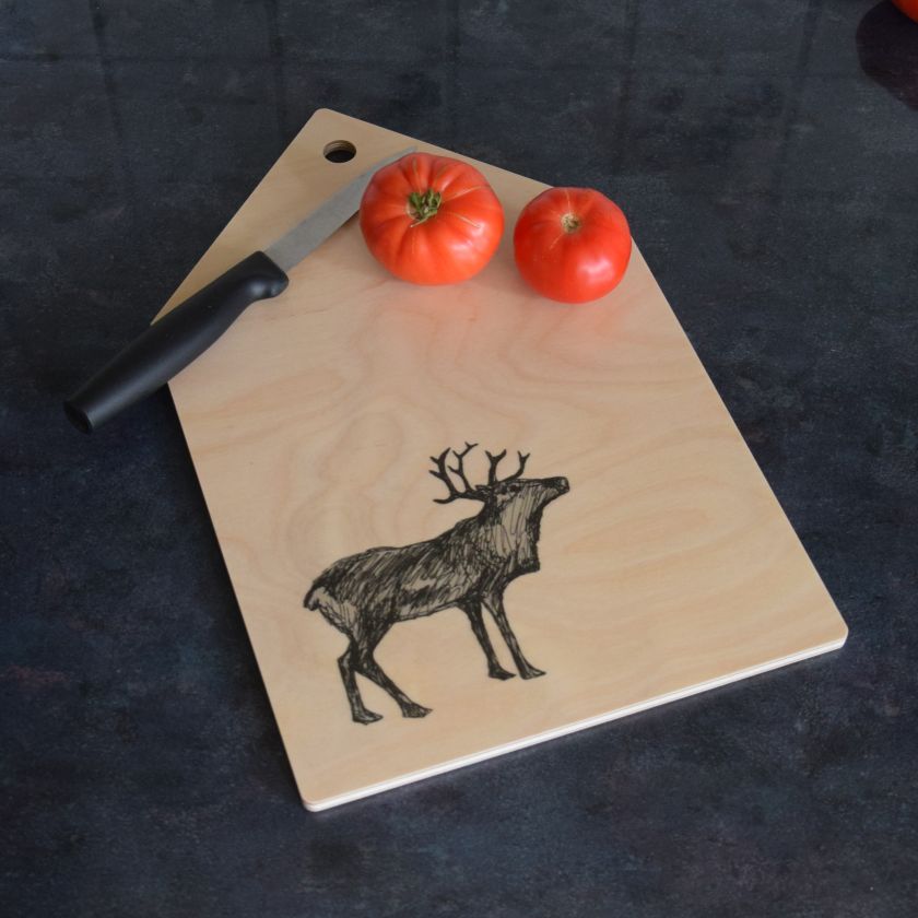 Holz  Schneidebrett Renntier, Finnische Birke, hergestellt in Finnland von Miiko Design, The Finland Shop