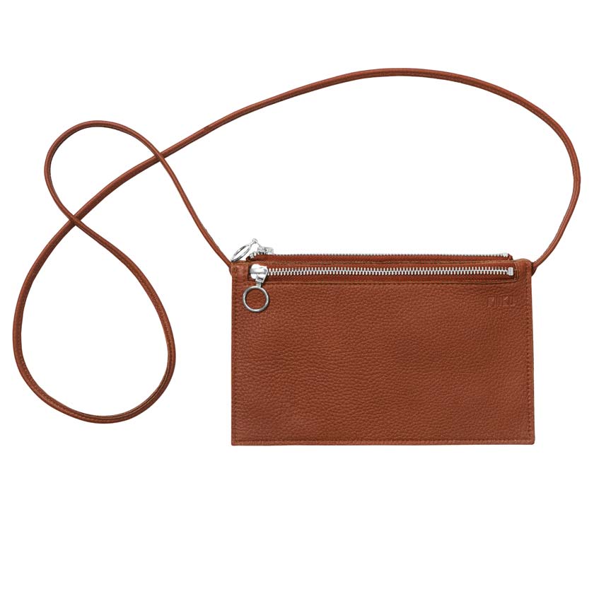 Ruskea nahkalaukku Piilo crossbody pieni olkalaukku Miiko design suomalainen laukku