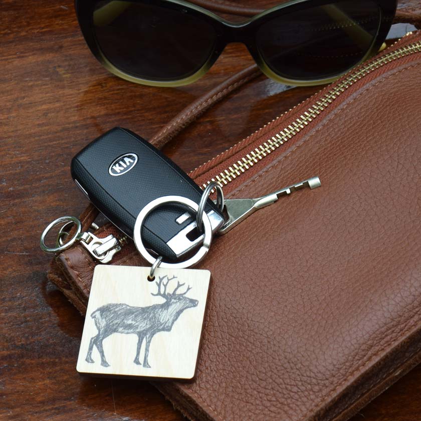 Poro avaimenperä koivuviilua suomalainen matkamuisto Miiko design