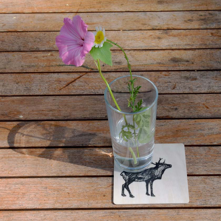 Poro lasinalunen Miiko suomalaista koivuvaneria tuliainen Suomesta Lappi