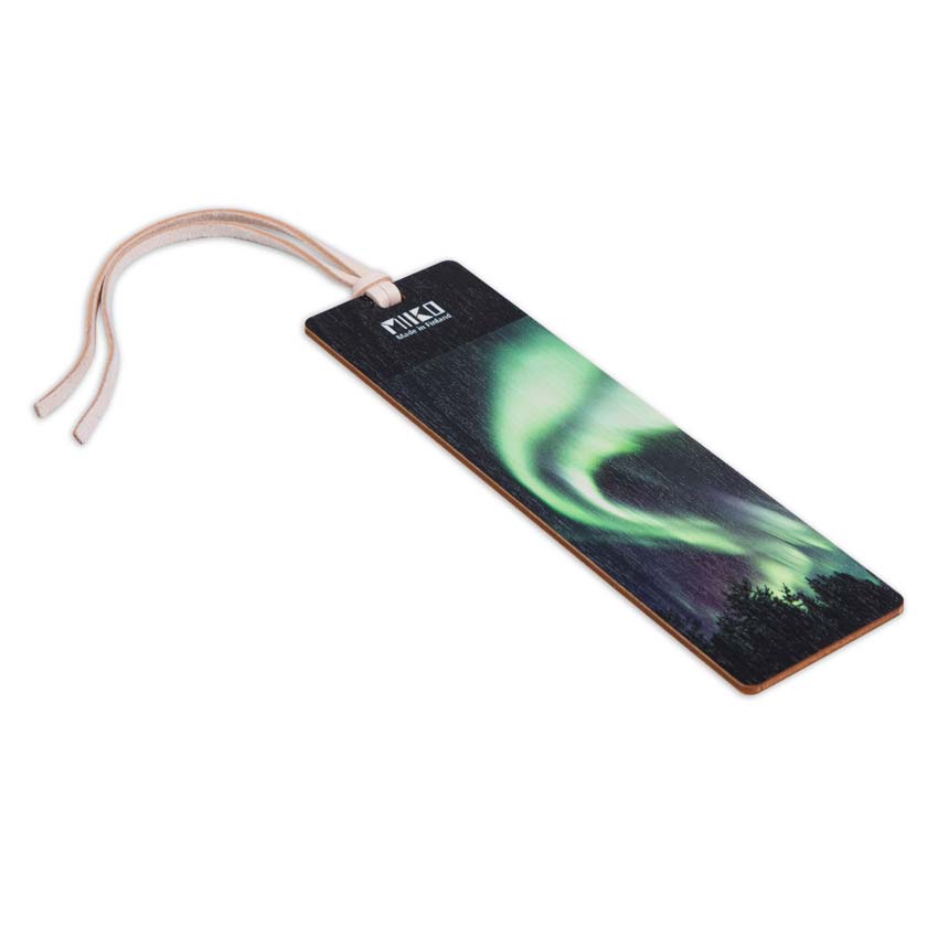 Revontuli kirjanmerkki puinen poronnahkaa Miiko design tuliainen Suomessa tehty Avainlippu