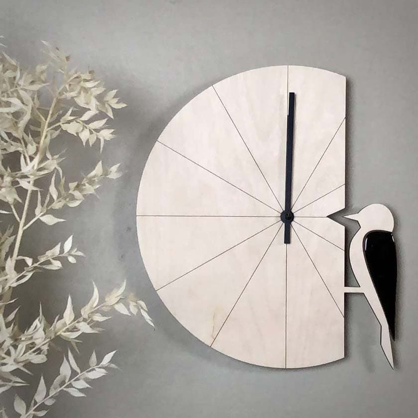 Puinen seinäkello koivusta suomalainen Tikka Pauliina Rundgren HandiCrafts The Finland Shop